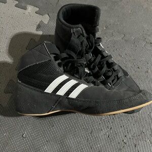 Adidas Wrestling shoes black sz 6 men women boy girl